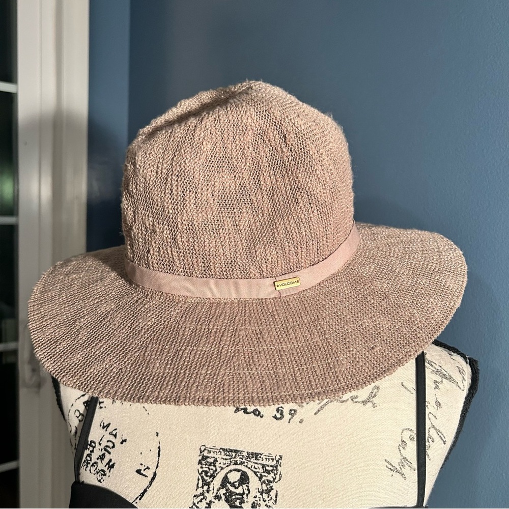 Volcom Tan Straw Sun Hat with Light Pink Ribbon Band